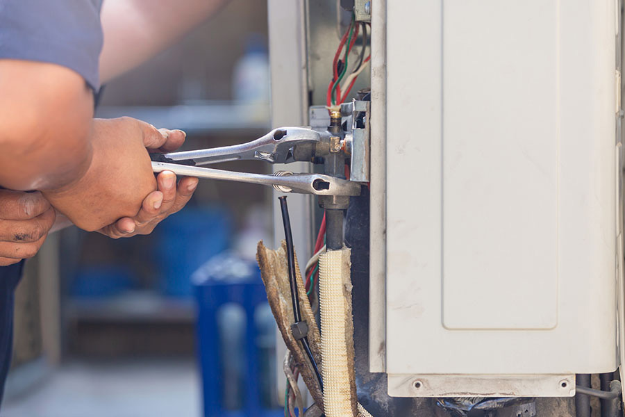 HVAC Technician to Check for Faulty Wiring